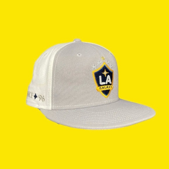 ☀️ New Era LA Galaxy 9Fifty Snap Back Hat Gray/White OSFA MLS Soccer - Picture 2 of 9